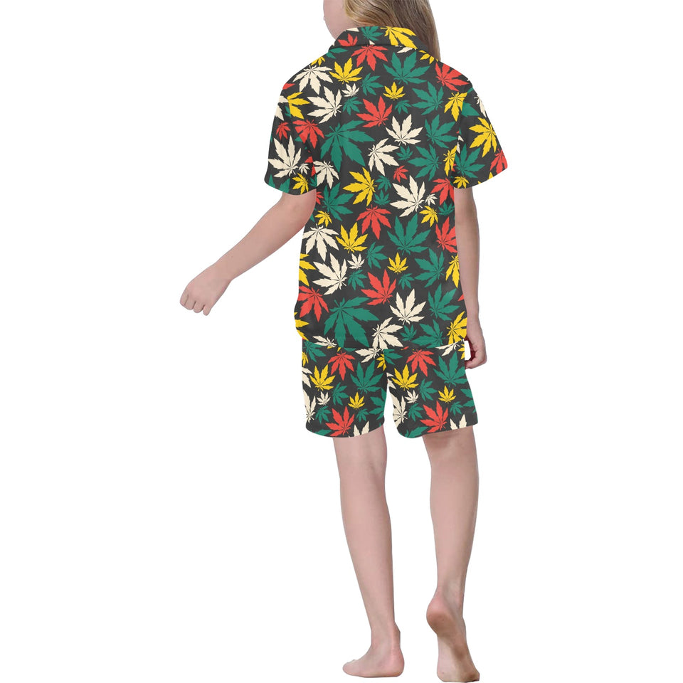 Canabis Marijuana Weed Pattern Print Design 02 Kids' Boys' Girls' V-Neck Short Pajama Set