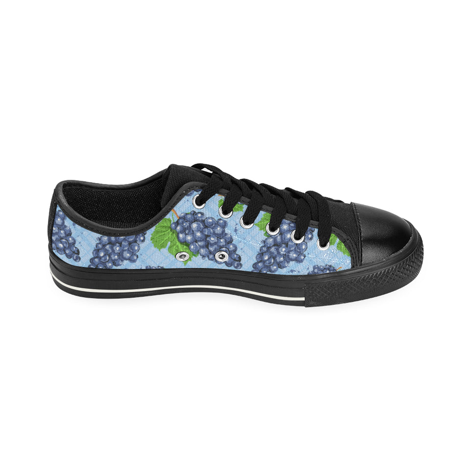 Watercolor grape pattern Men's Low Top Canvas Shoes Black