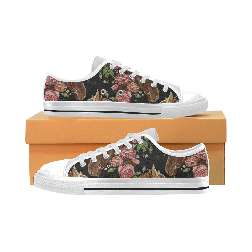Horse head wild roses pattern Men's Low Top Canvas Shoes White