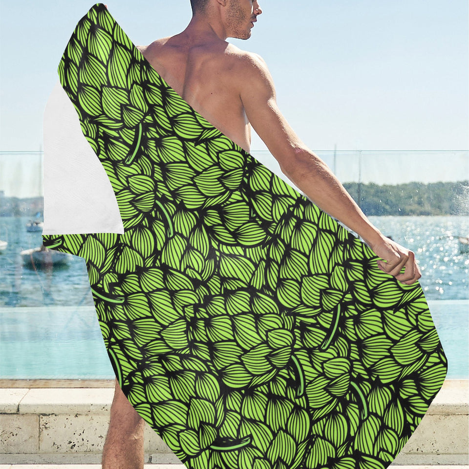 Green hop pattern Beach Towel