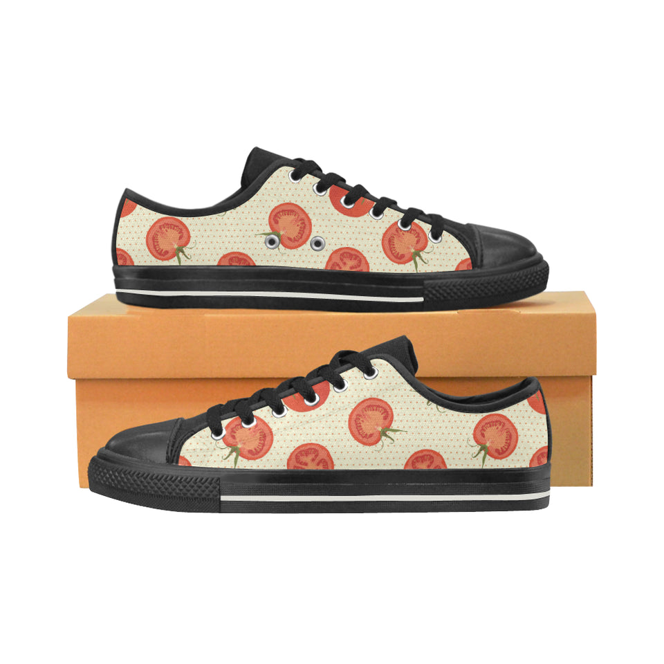 Tomato dot background Men's Low Top Canvas Shoes Black