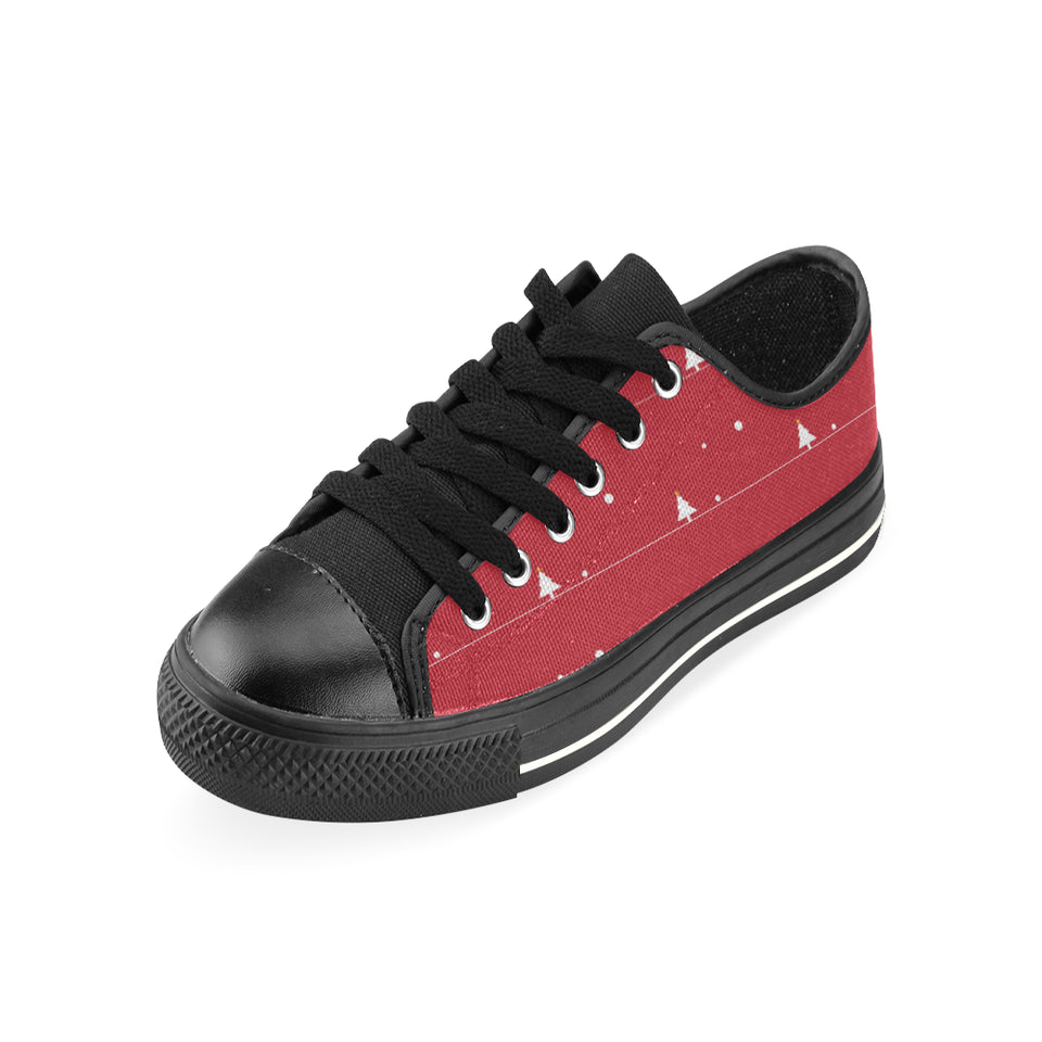 Christmas tree star snow red background Men's Low Top Canvas Shoes Black