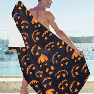 Halloween pattern Pumpkin background Beach Towel
