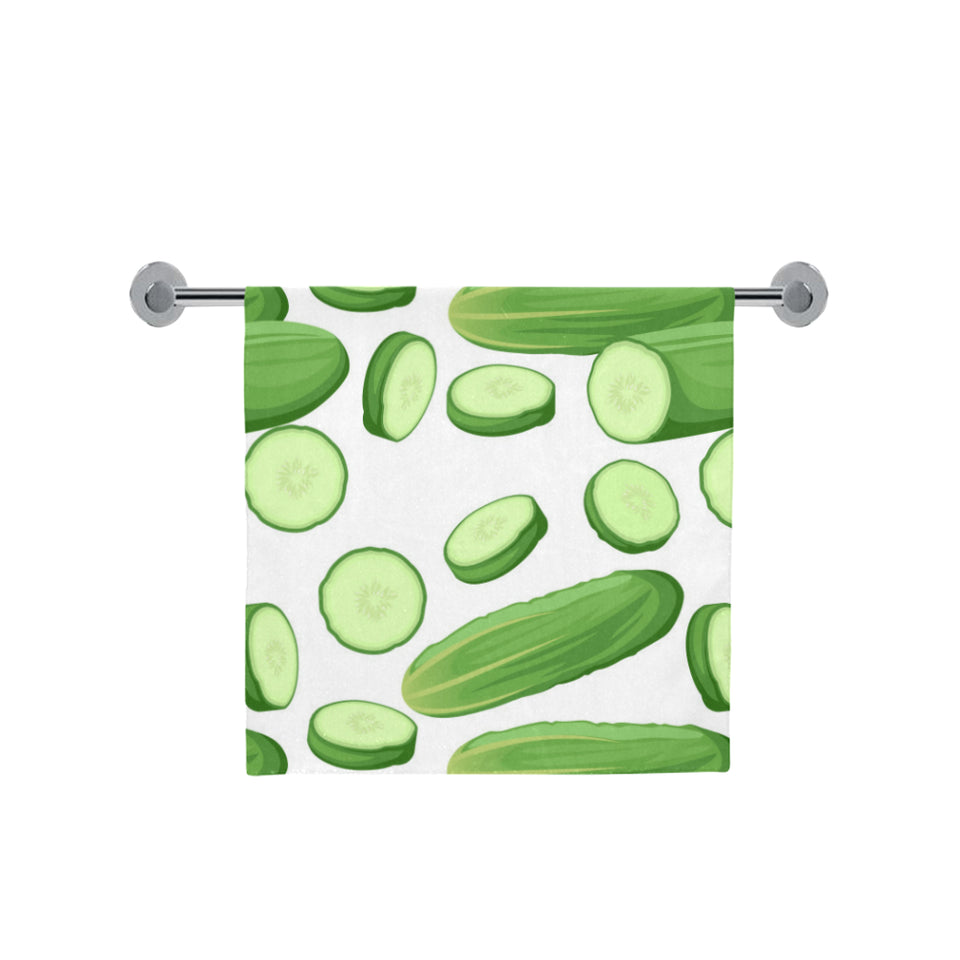 cucumber whole slices pattern Bath Towel