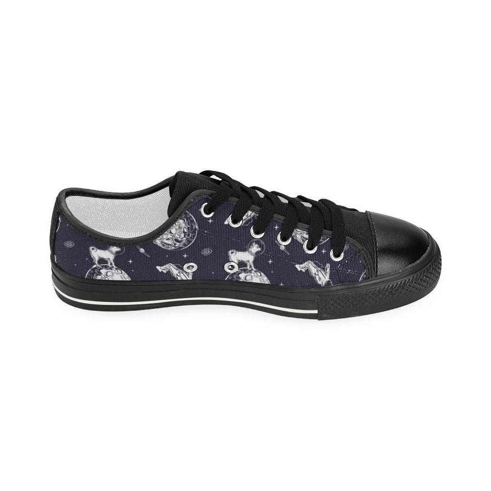 Chihuahua space helmet. astronaut pattern Kids' Boys' Girls' Low Top Canvas Shoes Black