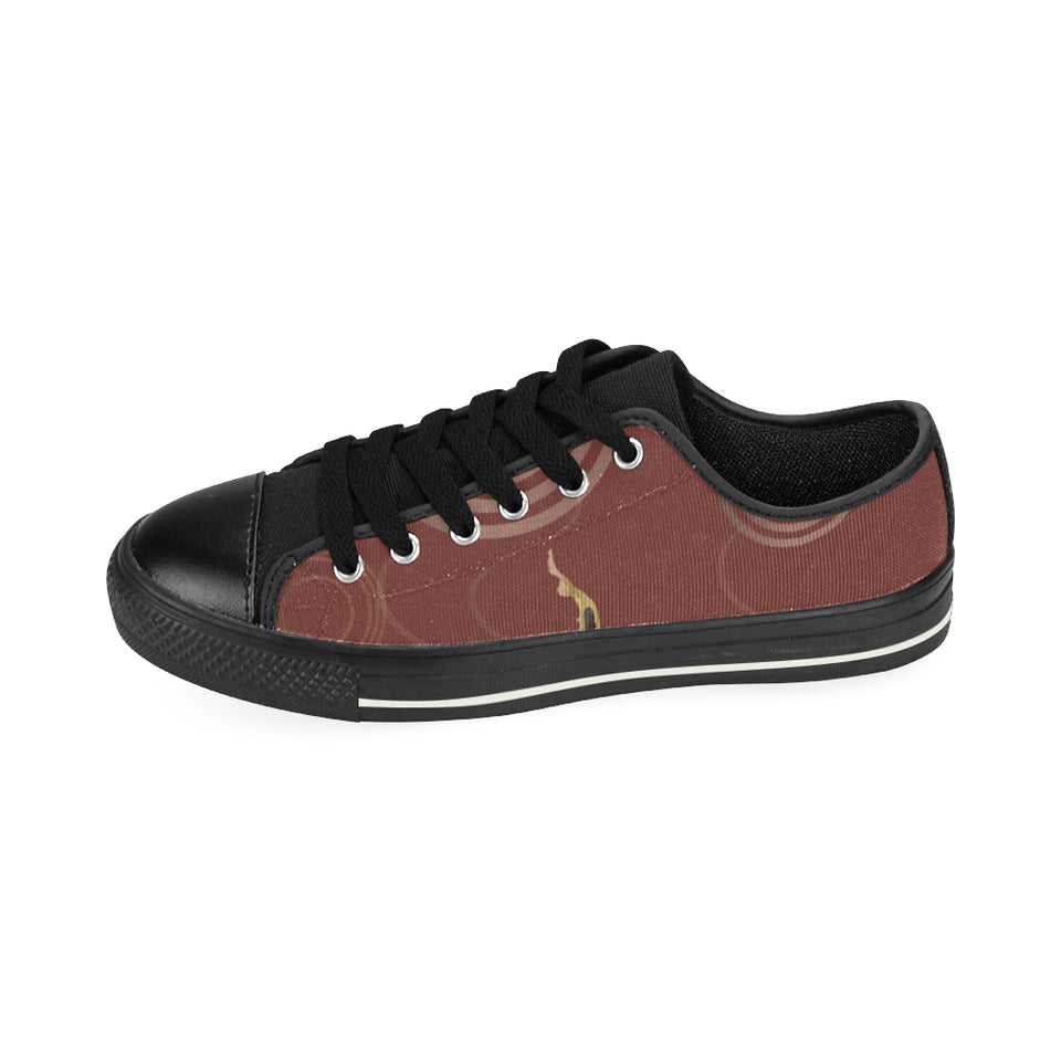 Fancy Carp red background Men's Low Top Canvas Shoes Black