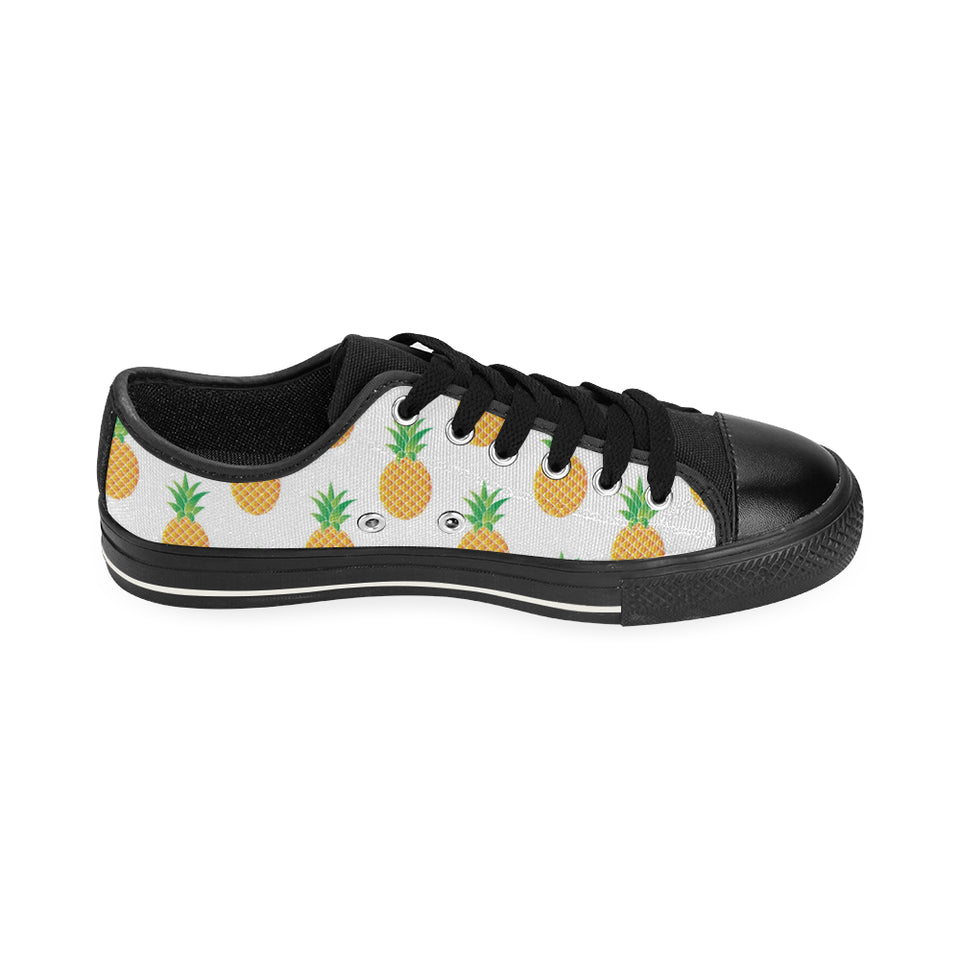 Pineapples pattern Men's Low Top Canvas Shoes Black