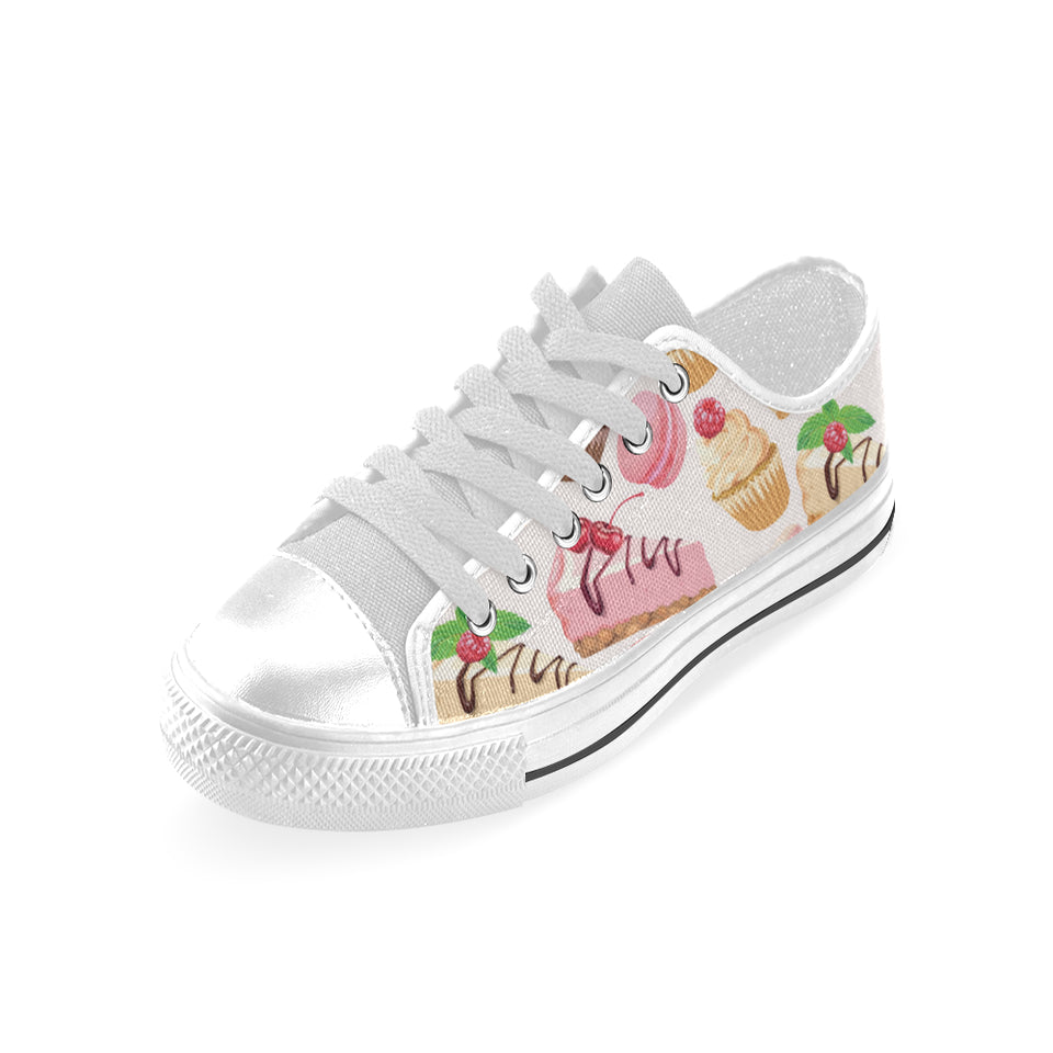Cake cupcake sweets pattern Men's Low Top Shoes White