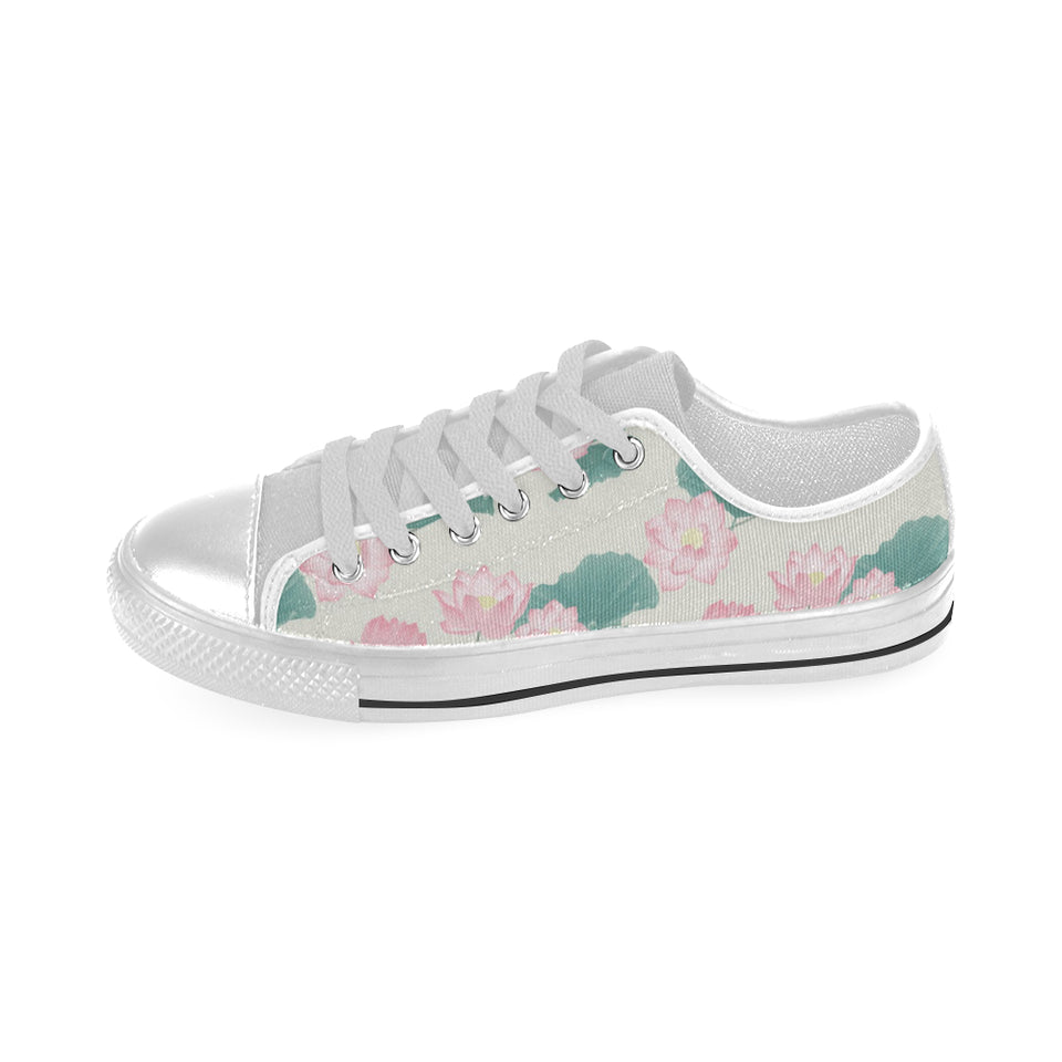 Pink lotus waterlily leaves pattern Men's Low Top Canvas Shoes White