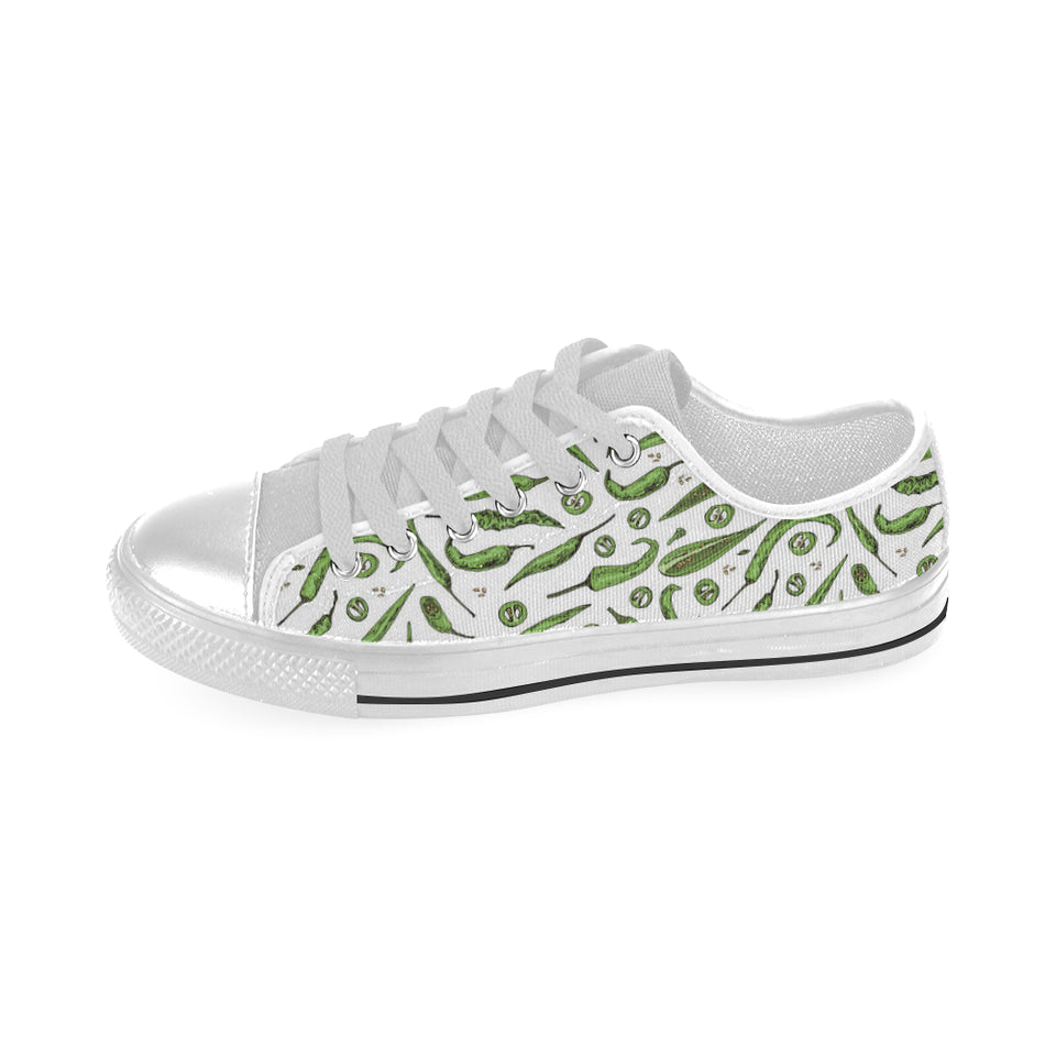 Hand drawn sketch style green Chili peppers patter Men's Low Top Shoes White