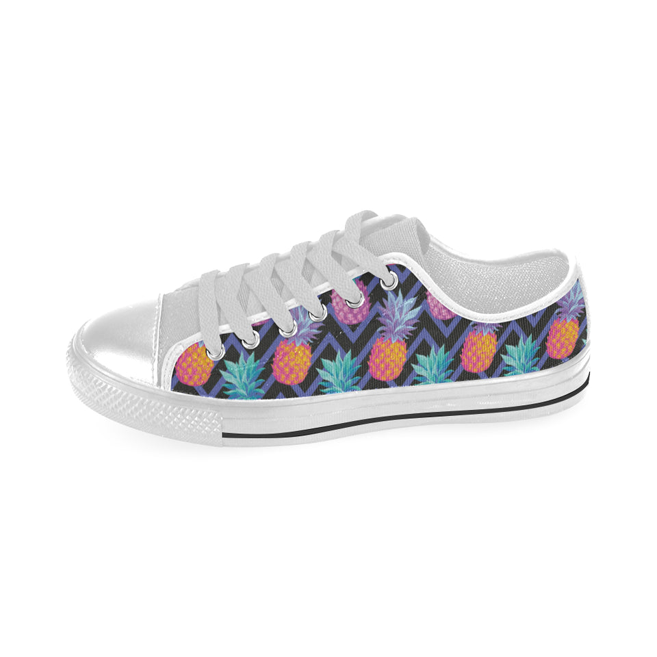 Pineapples pattern zigzag background Men's Low Top Shoes White