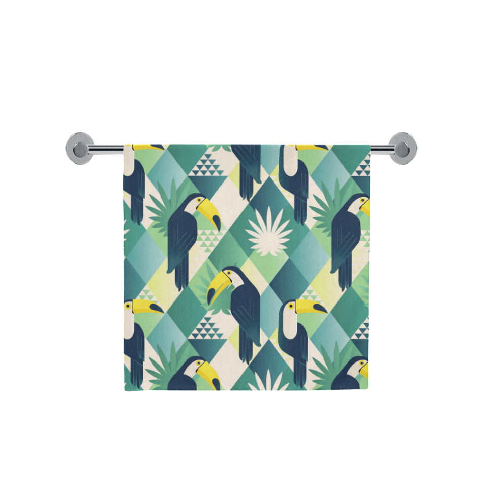 Toucan tropical leaves design pattern Bath Towel