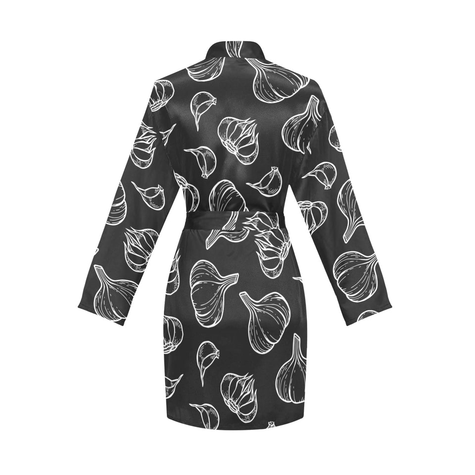 Garlic pattern black background Women's Long Sleeve Belted Night Robe