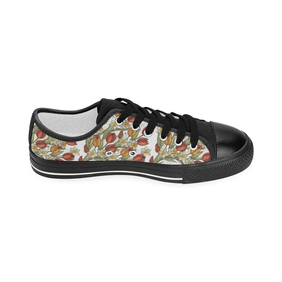 Red tulips and daffodils pattern Kids' Boys' Girls' Low Top Canvas Shoes Black