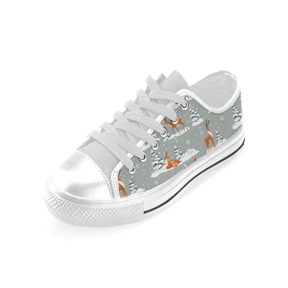 Beautiful deers Winter Christmas Men's Low Top Canvas Shoes White