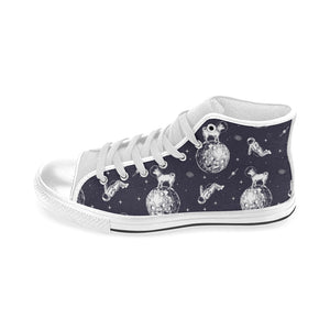 Chihuahua space helmet. astronaut pattern Men's High Top Canvas Shoes White