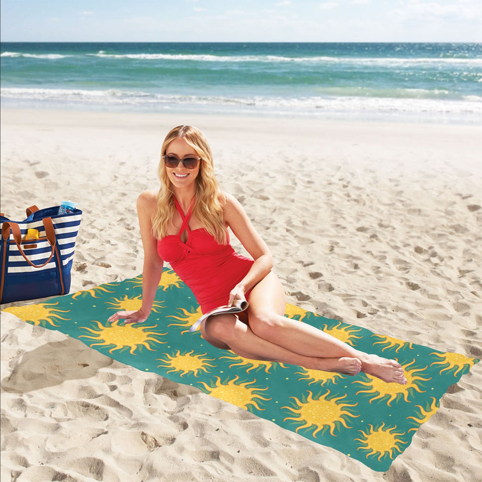 Sun green background Beach Towel