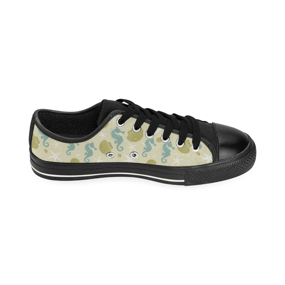Seahorse shell starfish pattern background Men's Low Top Canvas Shoes Black