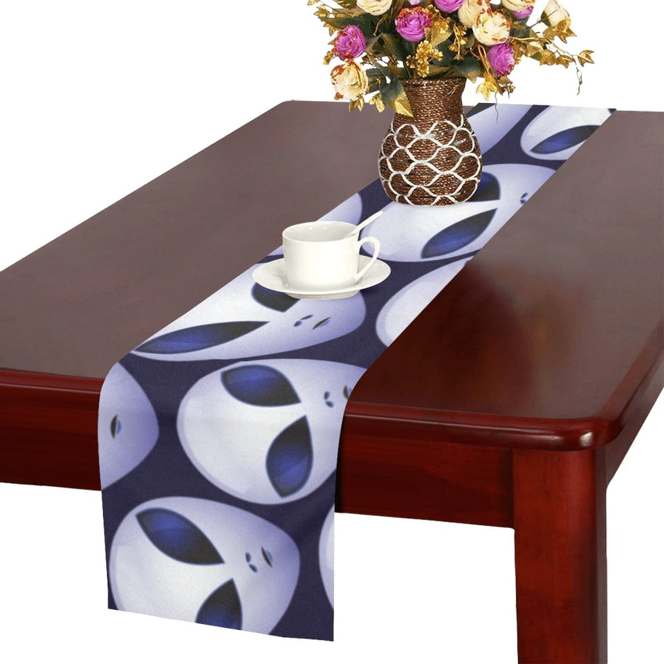 Alien Pattern Print Design 01 Table Runner