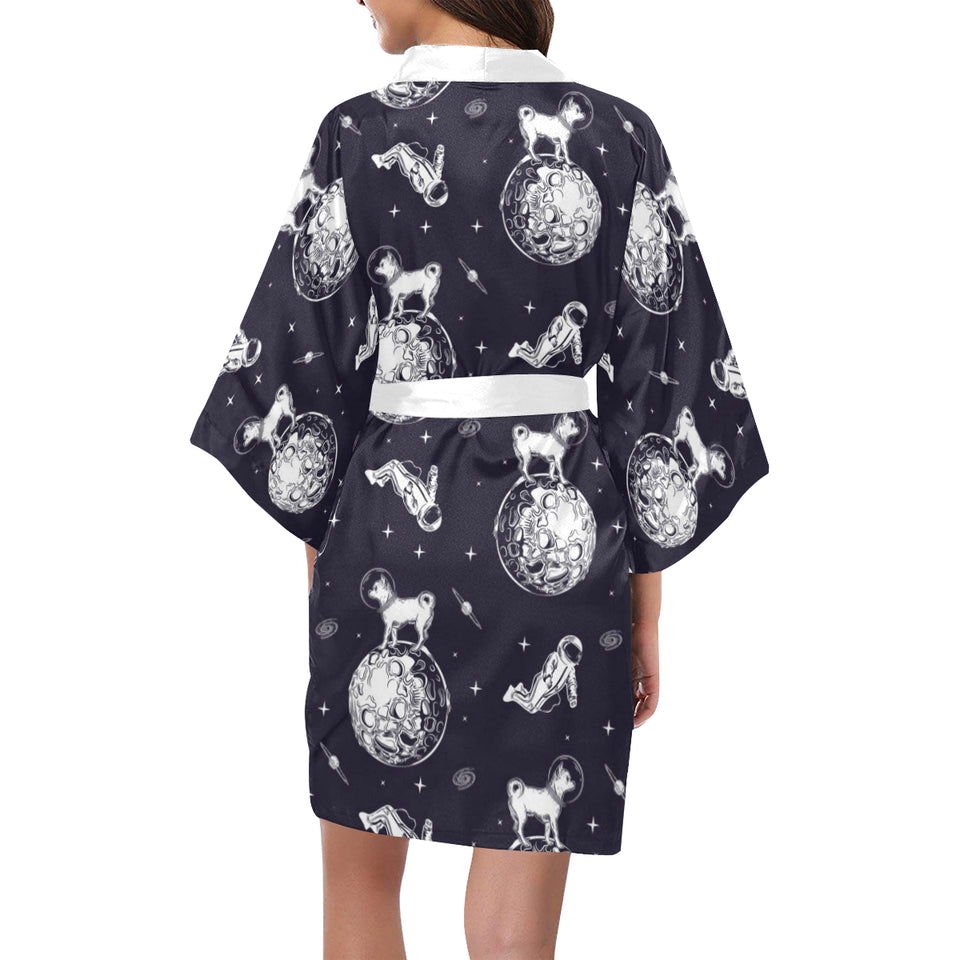 Chihuahua space helmet. astronaut pattern Women's Short Kimono Robe