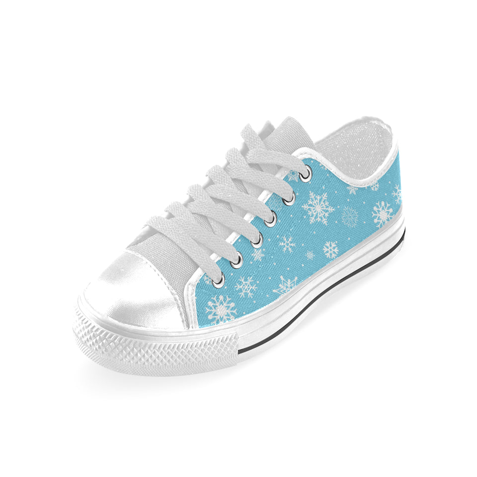 Snowflake pattern blue background Men's Low Top Shoes White