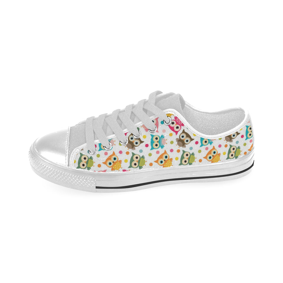 Color cute owl pattern Men's Low Top Canvas Shoes White