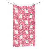 Maneki neko cat sakura pink background Bath Towel