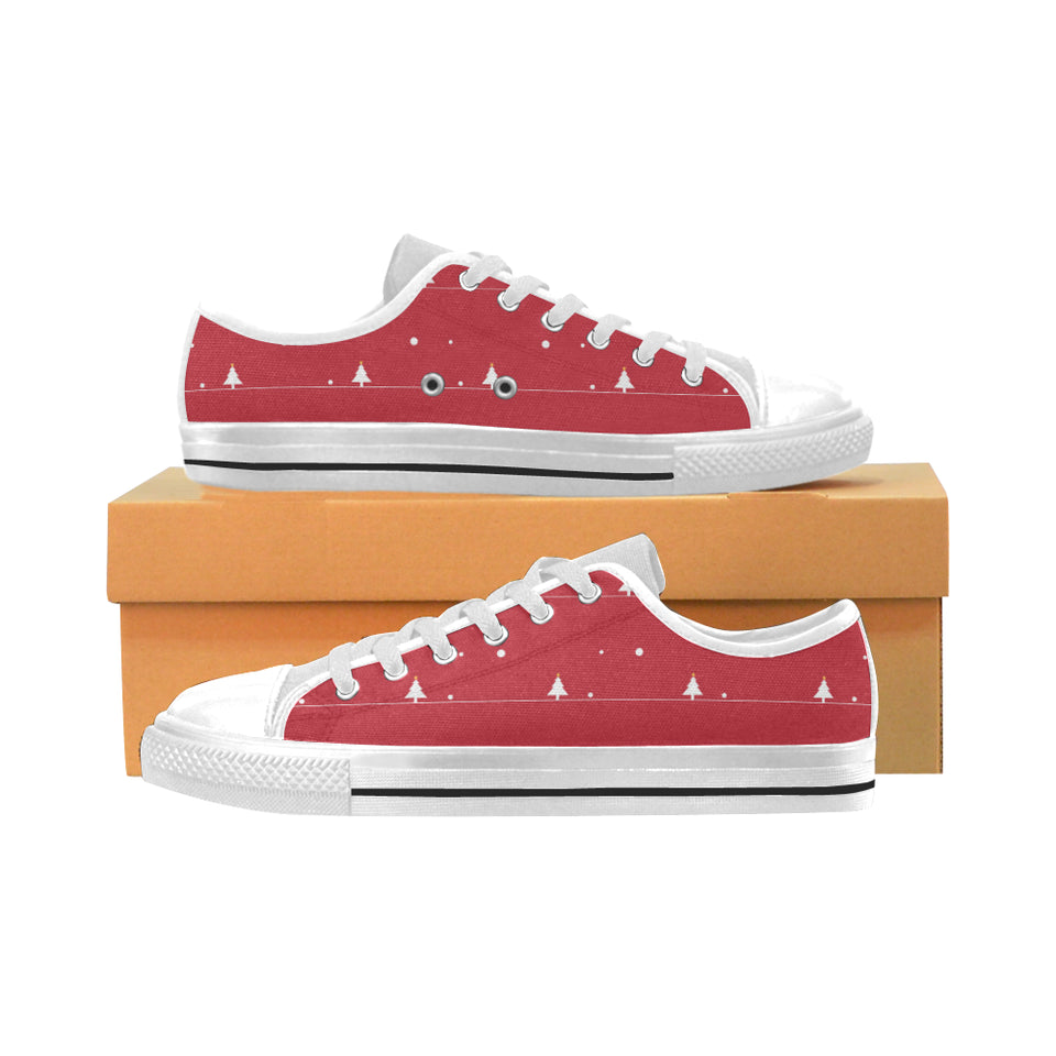 Christmas tree star snow red background Men's Low Top Shoes White