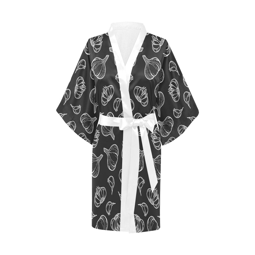 Garlic pattern black background Women's Short Kimono Robe