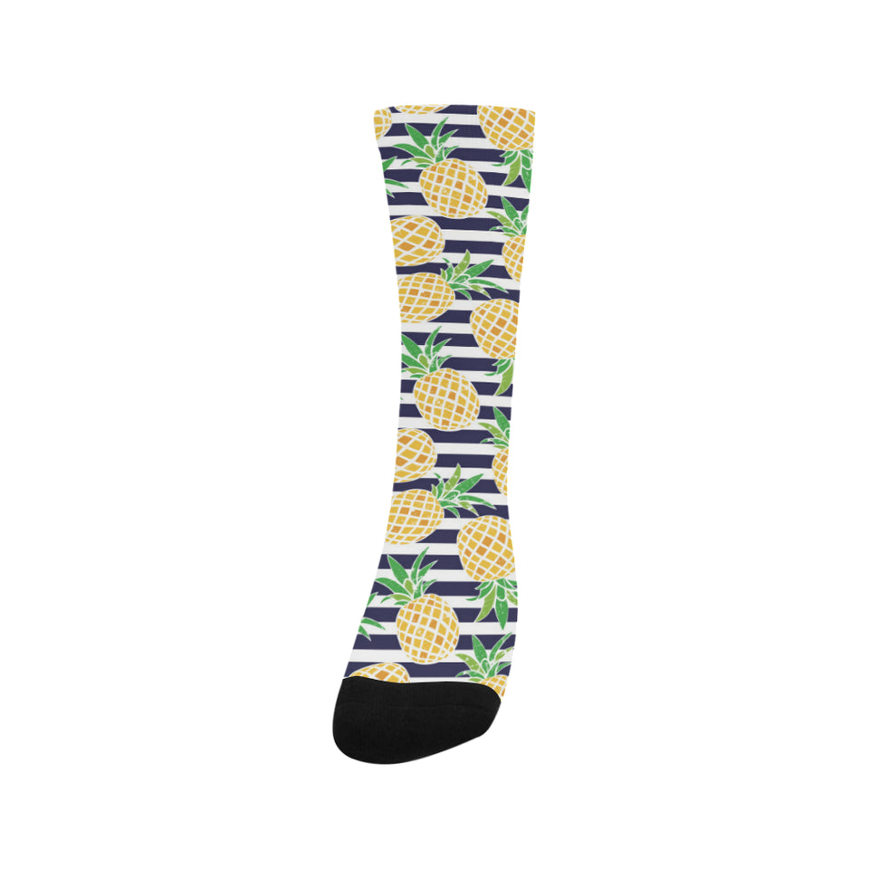 Pineapples pattern striped background Crew Socks