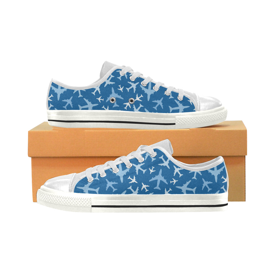 Airplane pattern in the sky Women's Low Top Canvas Shoes White