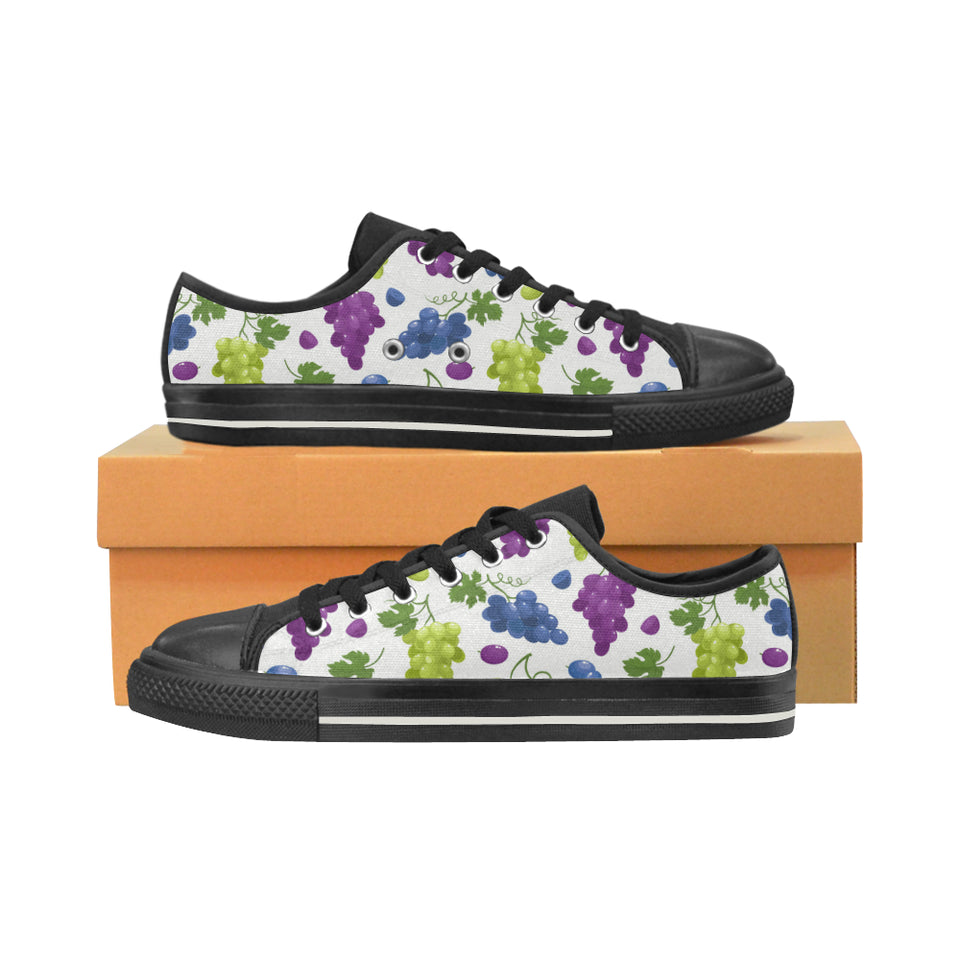 Grape pattern Men's Low Top Canvas Shoes Black
