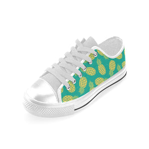 Pineapples pattern green background Men's Low Top Shoes White
