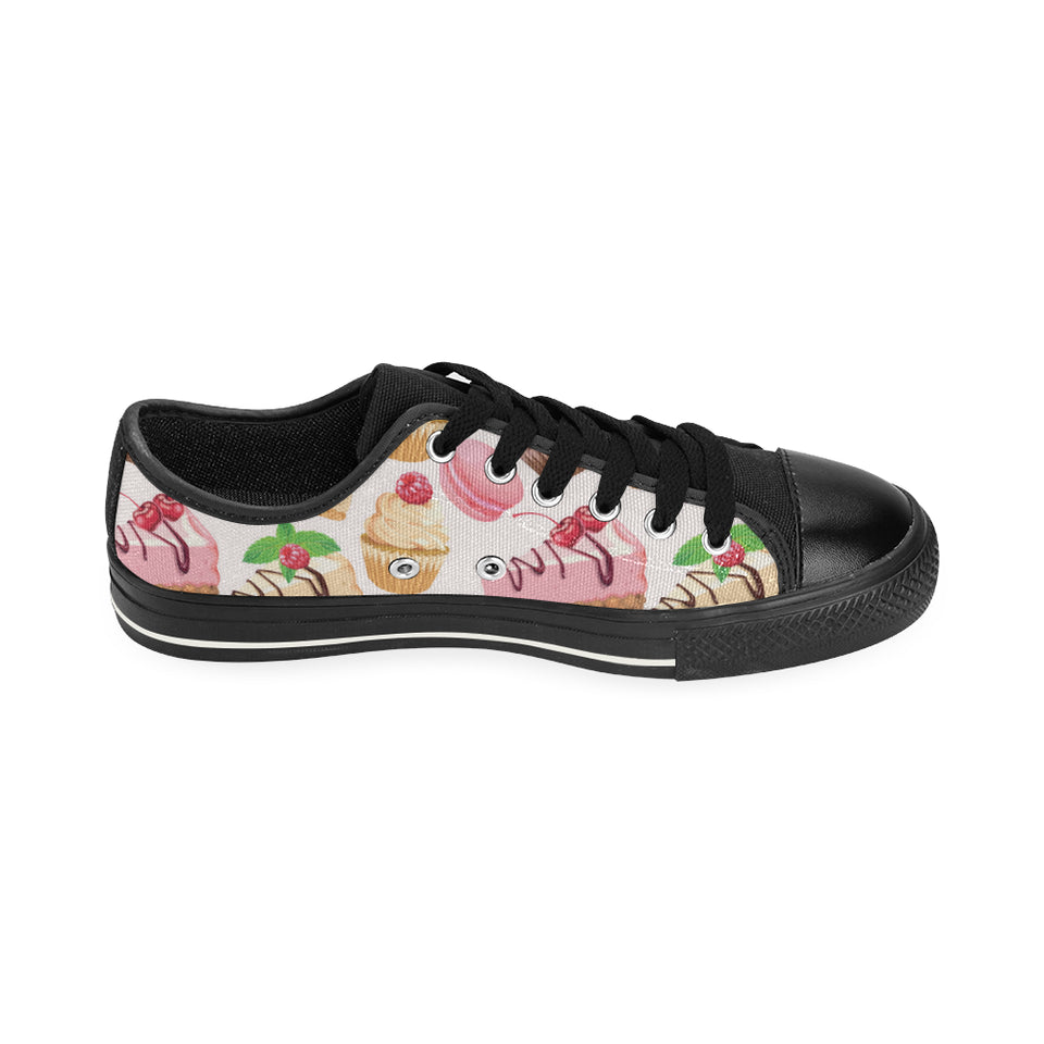 Cake cupcake sweets pattern Men's Low Top Canvas Shoes Black