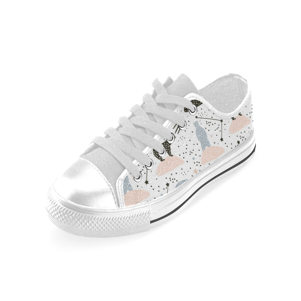Polar bears star poka dot pattern Men's Low Top Shoes White