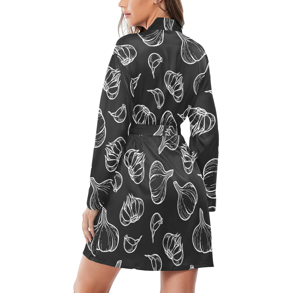 Garlic pattern black background Women's Long Sleeve Belted Night Robe