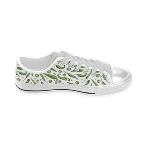 Hand drawn sketch style green Chili peppers patter Men's Low Top Shoes White