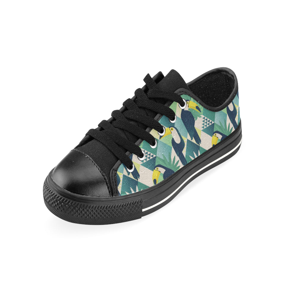Toucan tropical leaves design pattern Men's Low Top Canvas Shoes Black