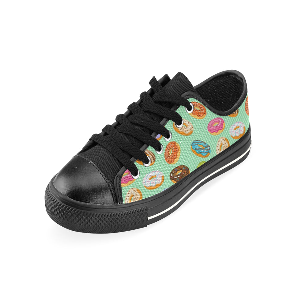 Colorful donut pattern green background Men's Low Top Canvas Shoes Black