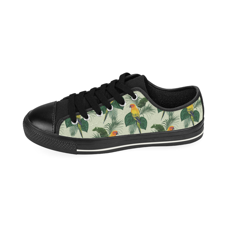 Beautiful parrot palm leaves pattern Men's Low Top Canvas Shoes Black