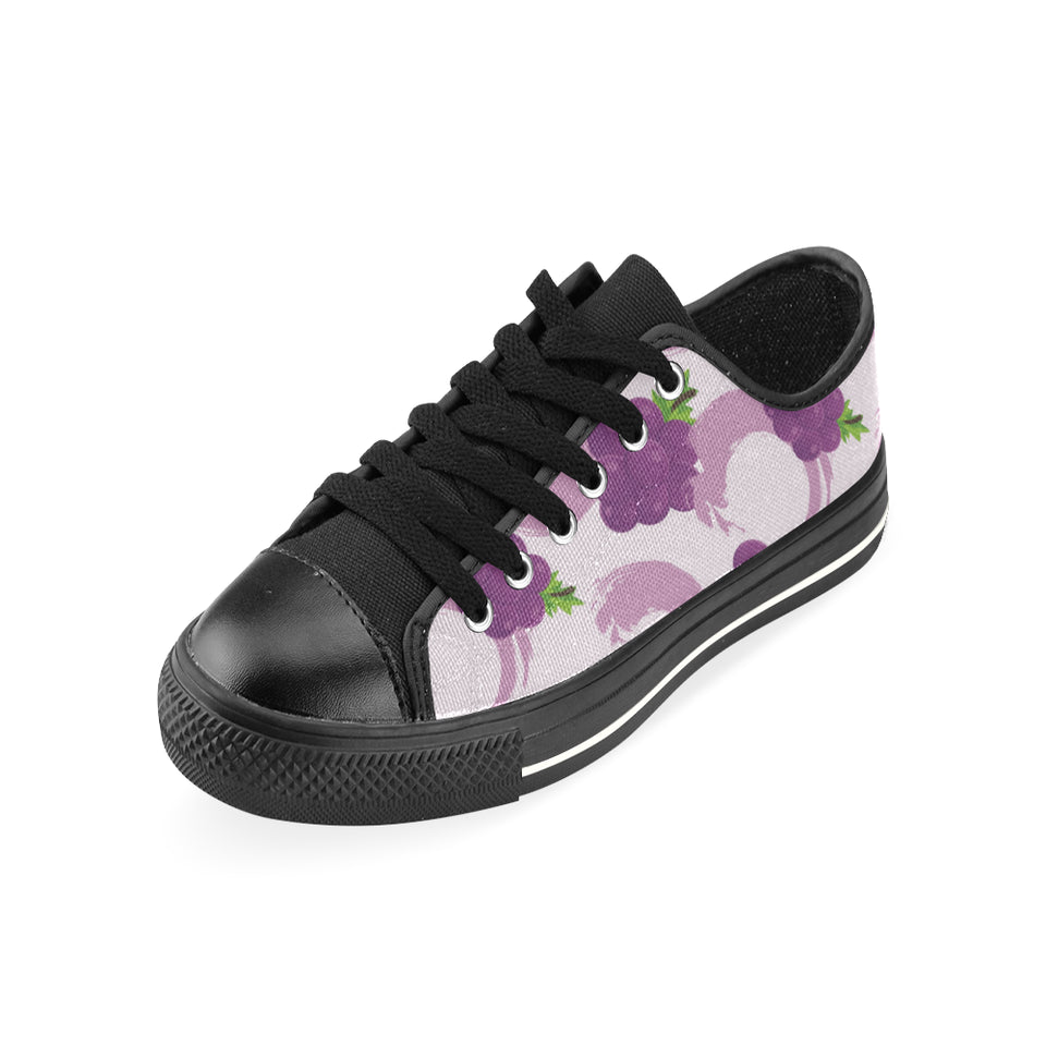 Cute Grape pattern Men's Low Top Canvas Shoes Black