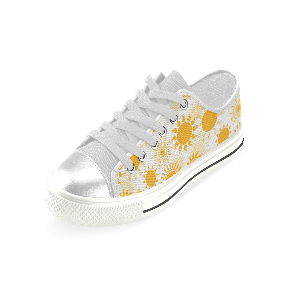 Sun design pattern Women's Low Top Canvas Shoes White
