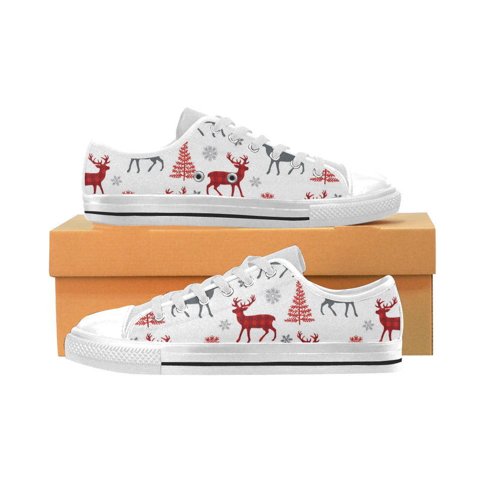 Deer tree snowflakes chrismas pattern Men's Low Top Canvas Shoes White