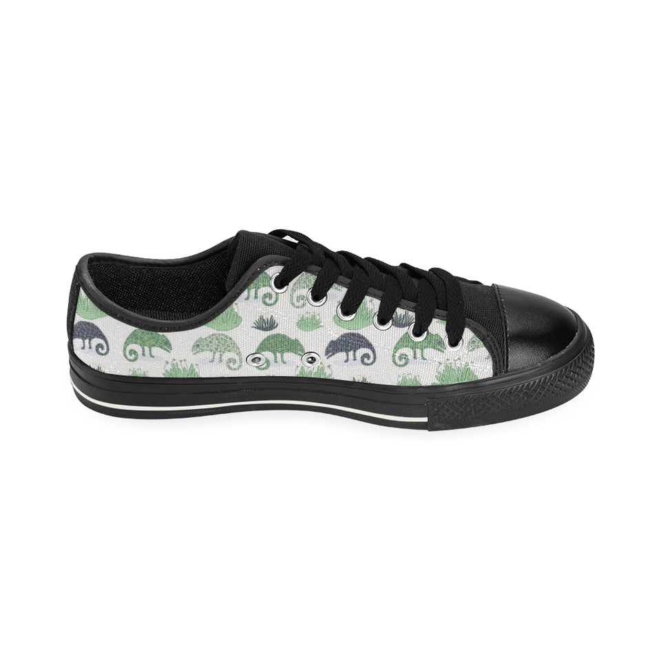 Chameleon lizard succulent plant pattern Men's Low Top Canvas Shoes Black