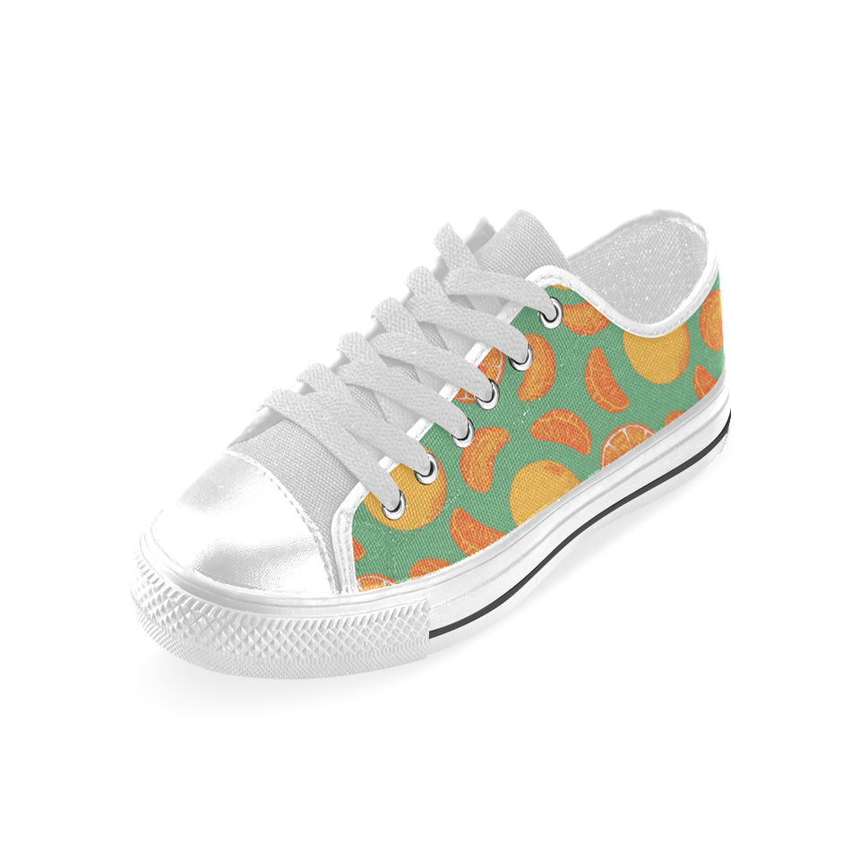 orange fruit pattern green background Men's Low Top Canvas Shoes White