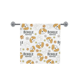 Cute beagle dog pattern background Bath Towel