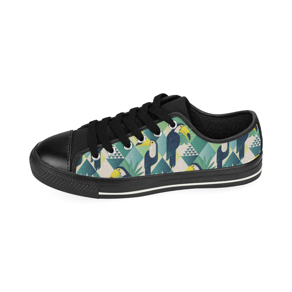 Toucan tropical leaves design pattern Men's Low Top Canvas Shoes Black