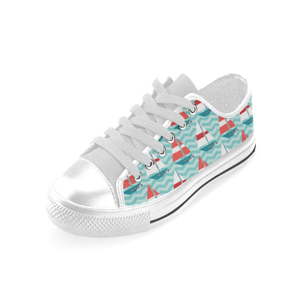 Red White sailboat wave background Men's Low Top Shoes White