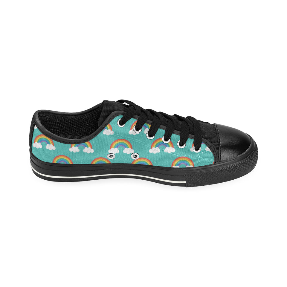 Rainbow pattern green background Men's Low Top Canvas Shoes Black