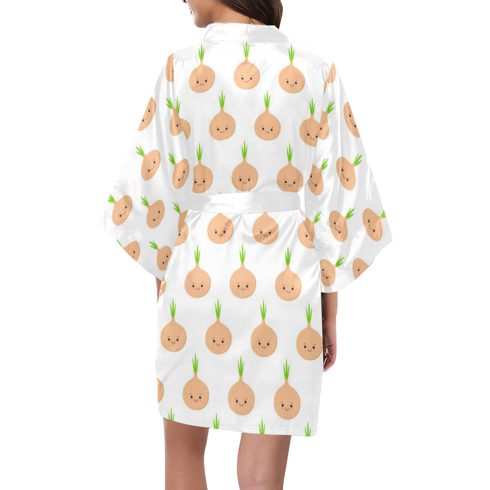 cute onions smiling faces Women's Short Kimono Robe